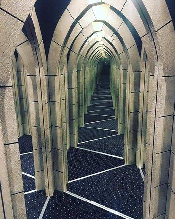 Mirror Maze